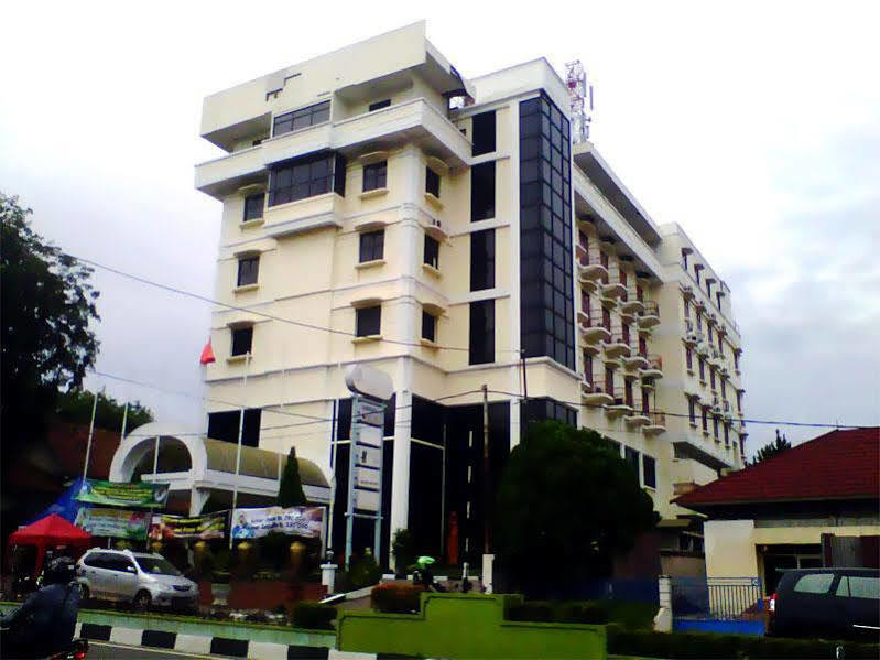 Hotel Bumi Asih Padangsidimpuan Batubelubang Extérieur photo