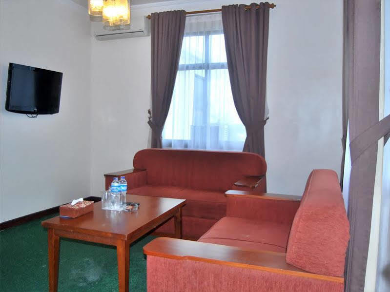 Hotel Bumi Asih Padangsidimpuan Batubelubang Extérieur photo